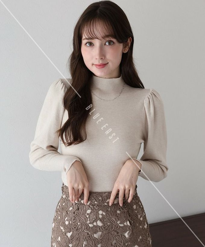 日本 BLUE EAST - 宮廷風百搭針織微高領長袖上衣-米杏