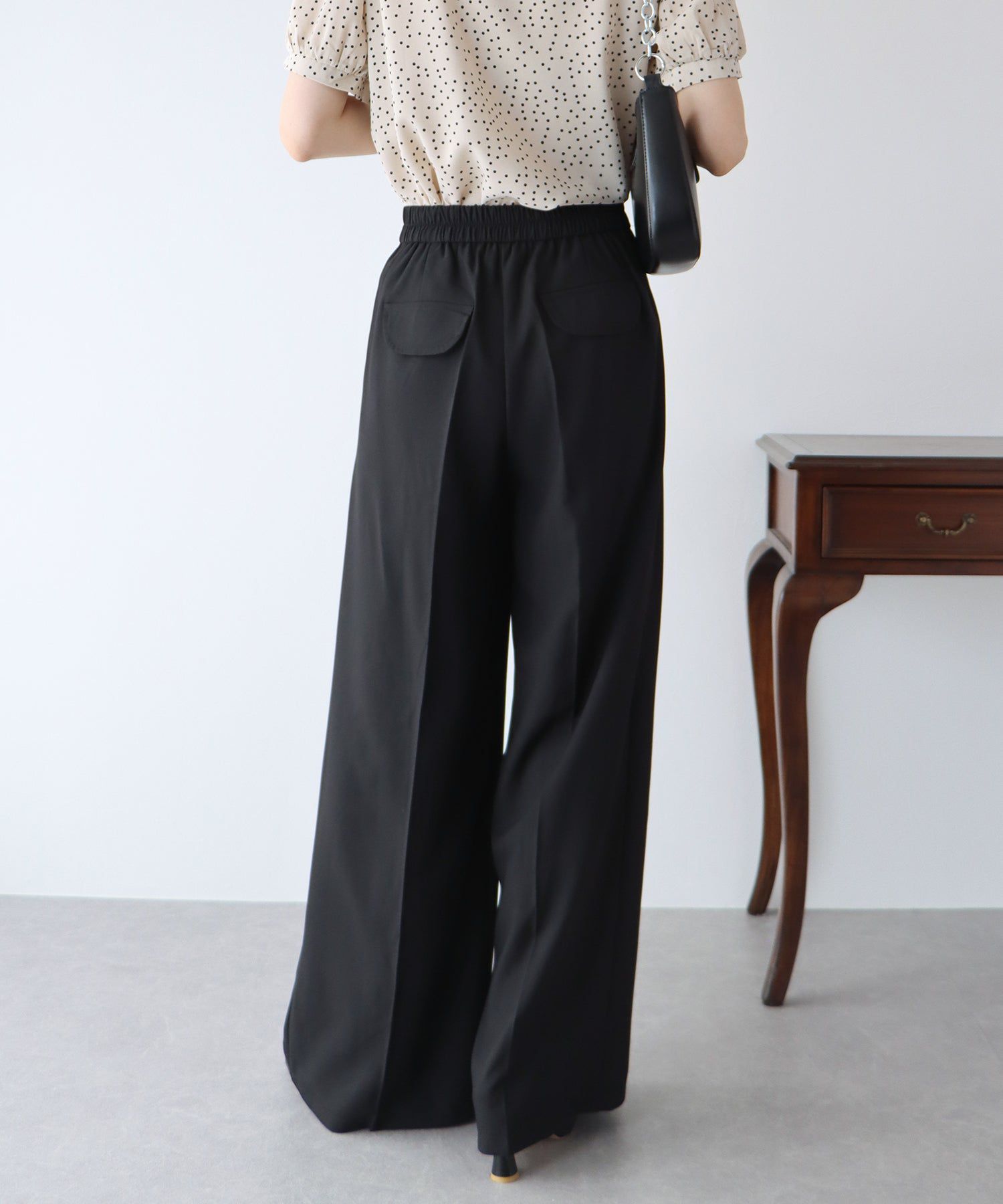 日本 BLUE EAST - 修長美腿打褶西裝褲-深棕