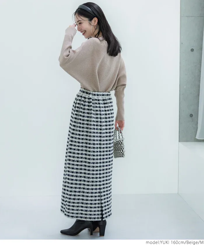 日本 COCA - 顯瘦船型領薄針織上衣-米