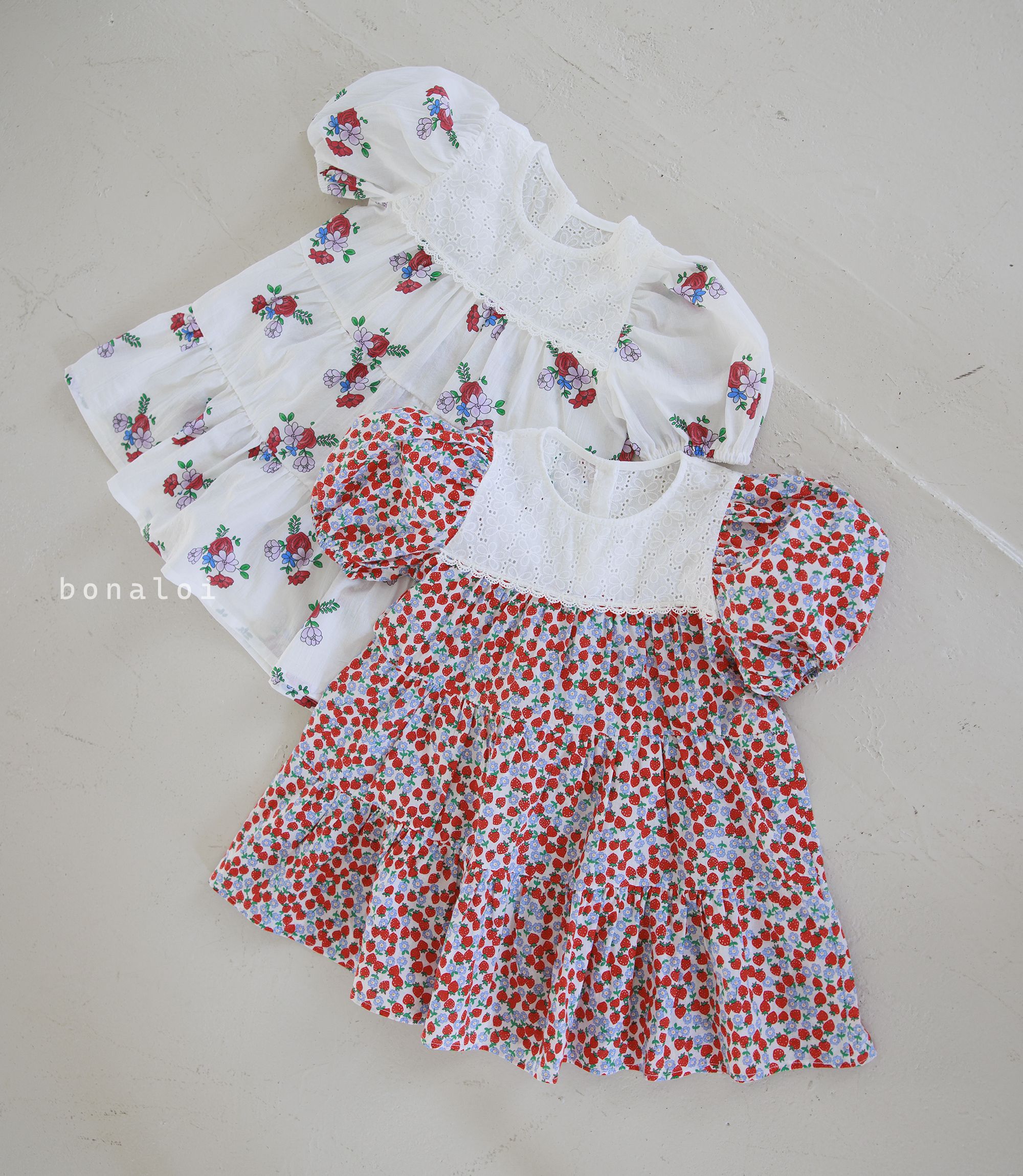 韓國 Bonaloi - 胸前雕花鏤空花朵洋裝-紅