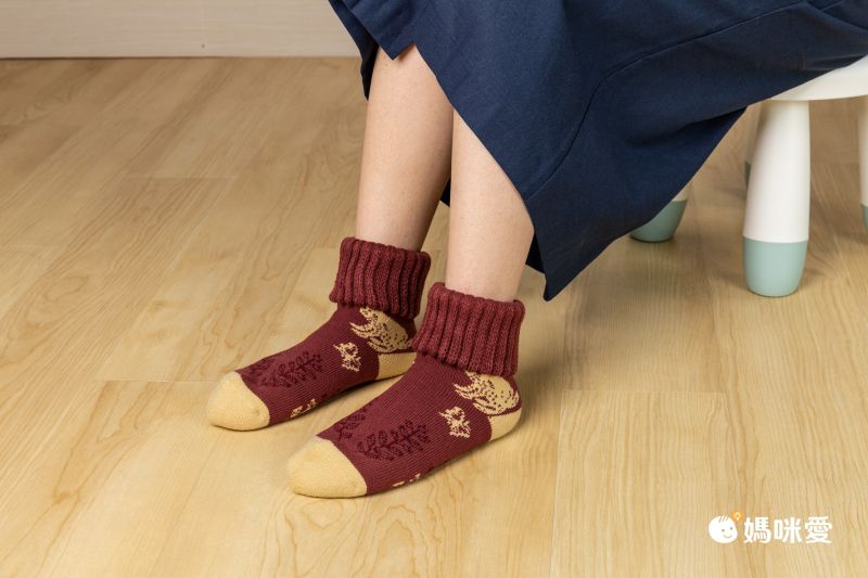 日本小泉 - 北歐風刷毛家居保暖襪-小花朵朵-焦糖棕 (M(-24.5cm))