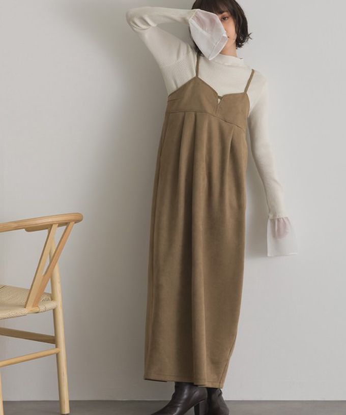 日本 ELENCARE DUE - 柔美垂墜感優雅絨面吊帶洋裝-象牙米