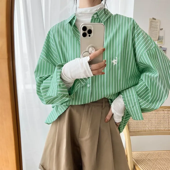 日本 Classical Elf - 胸前刺繡直條紋率性長袖襯衫-海軍深藍