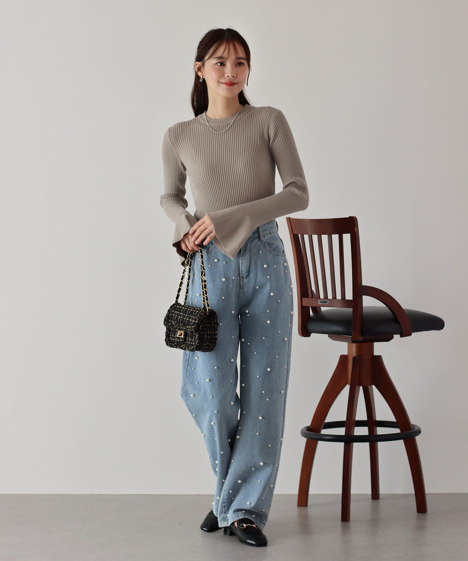 日本 BLUE EAST - 優雅喇叭袖細羅紋修身長袖上衣-藍