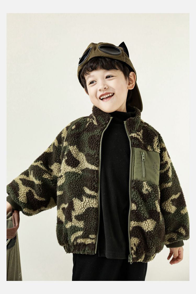 TONGMO - 帥氣羊羔絨立領迷彩長袖外套-綠色