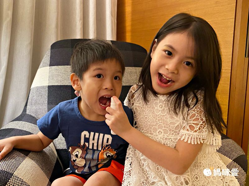 如同12支牙刷同時使用！【U型電動牙刷】360度全方位潔牙