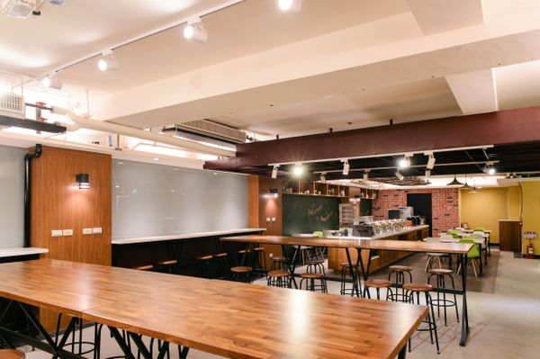 奇異果快捷旅店-台中成功店 ★