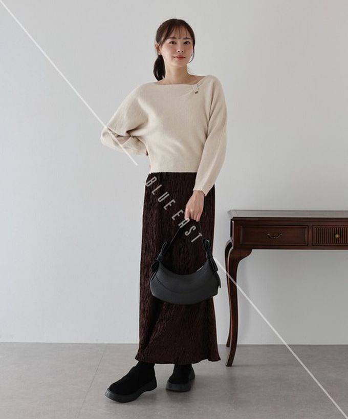 日本 BLUE EAST - 顯瘦曲線領簡潔針織長袖上衣-咖啡 (M)