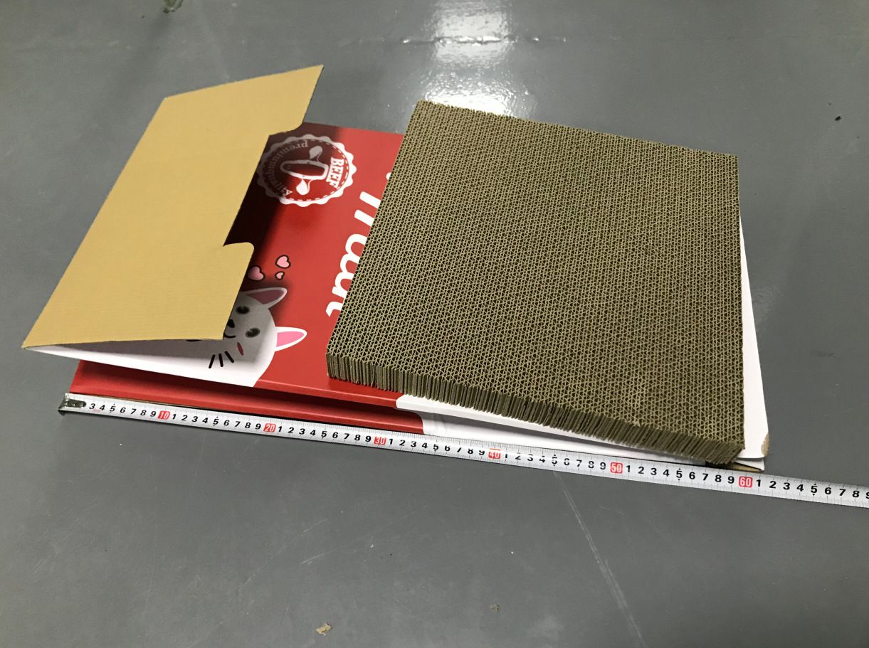 瓦愣紙製造型貓抓屋-牛奶盒-藍色 (33x32x56.5cm)