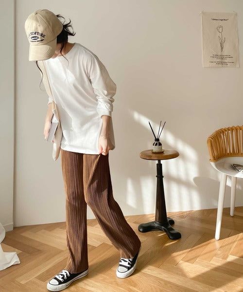 日本 Classical Elf - 光澤感細褶垂墜感長褲-焦糖棕