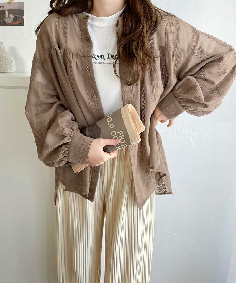 日本 Classical Elf - 2WAY微立領花朵刺繡透膚襯衫-淺灰