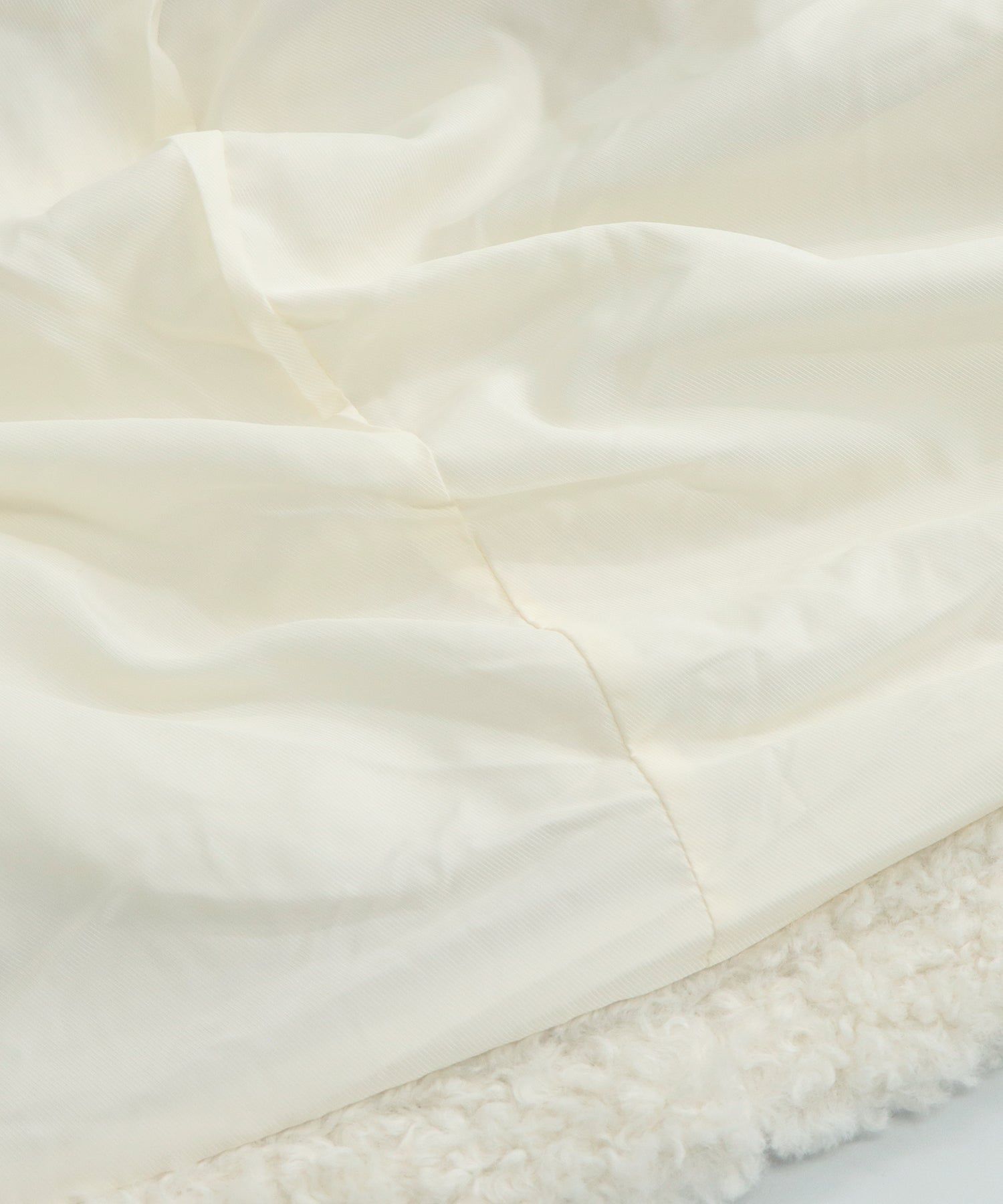 日本 BLUE EAST - 輕盈絨毛圓領短版外套-深咖啡