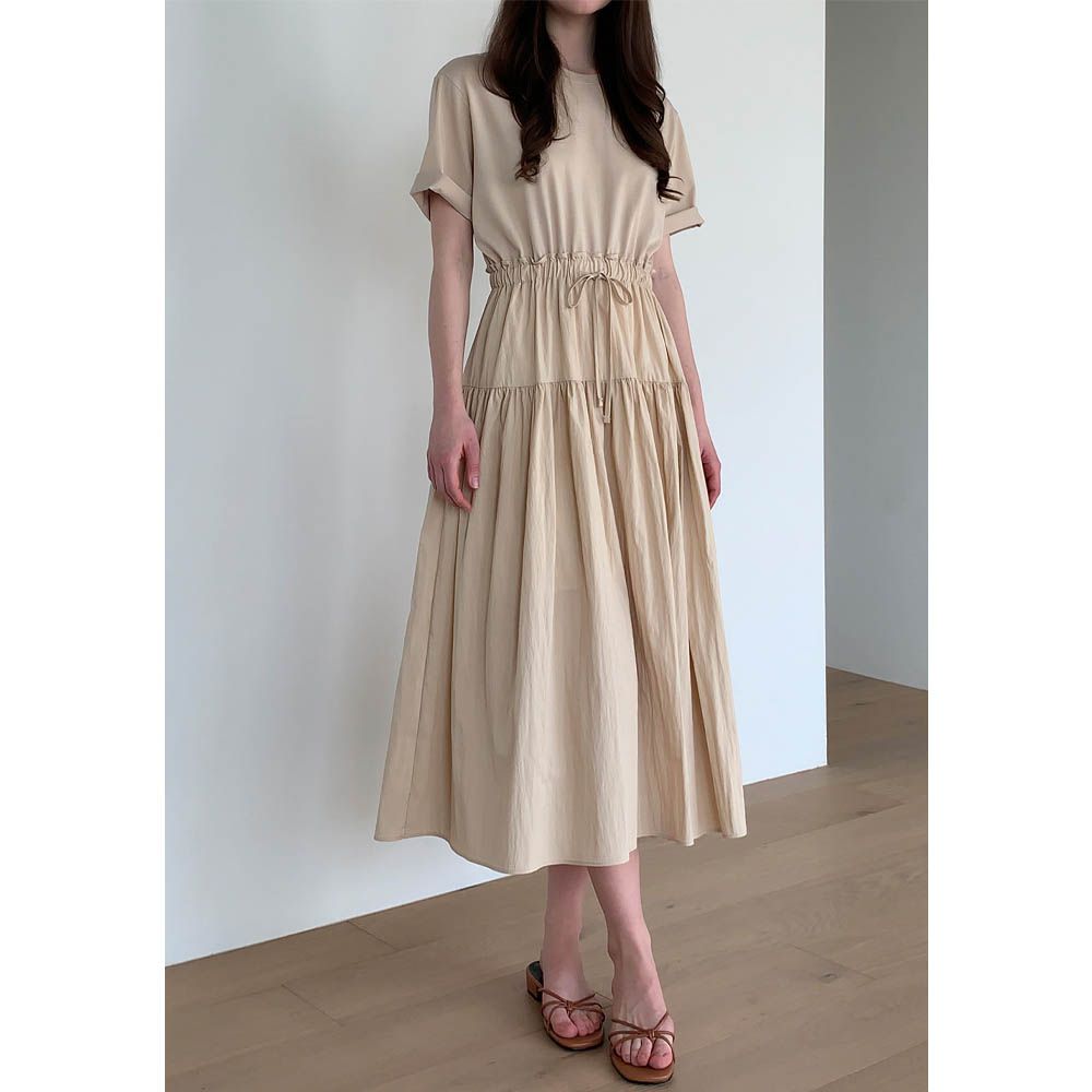 清新感腰線抓褶短袖洋裝-淺卡其 (FREE)
