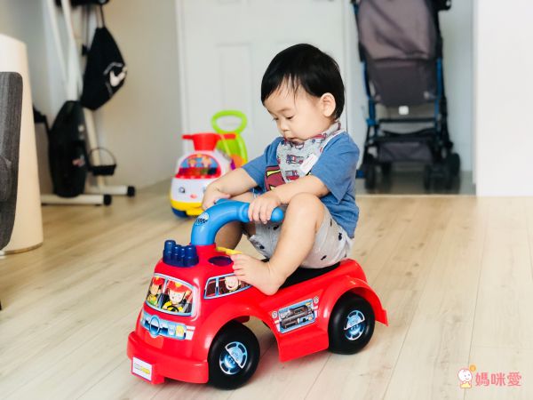 美國Fisher-Price 費雪 - 費雪牌little people 消防車騎乘玩具