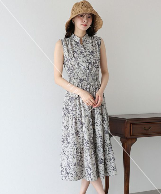 日本 BLUE EAST - 接觸冷感 縮腰顯瘦立領無袖洋裝-花朵-海軍藍 (M)