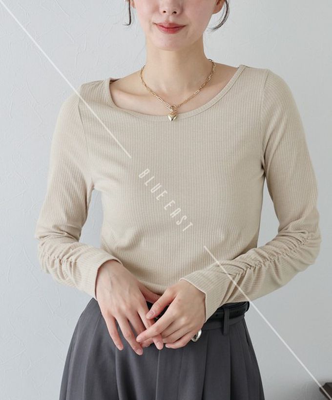 日本 BLUE EAST - 個性皺褶顯瘦U領合身長袖上衣-黑