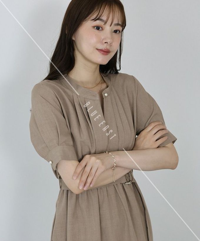 日本 BLUE EAST - 優雅打褶2way領束腰短袖洋裝-摩卡