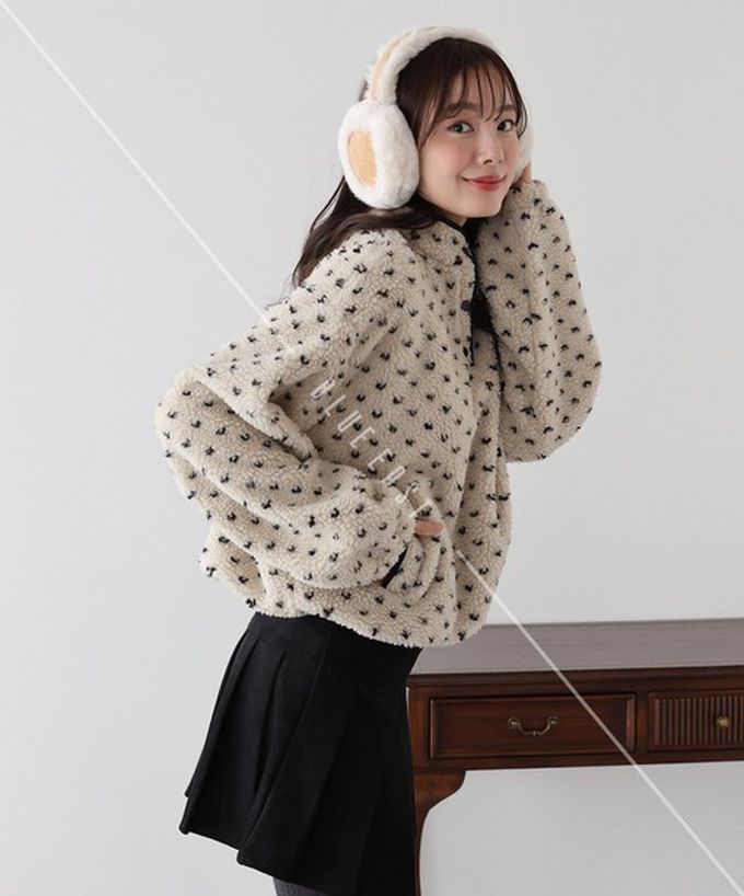 日本 BLUE EAST - 滿版愛心泰迪毛絨溫暖長袖上衣-米白 (M)