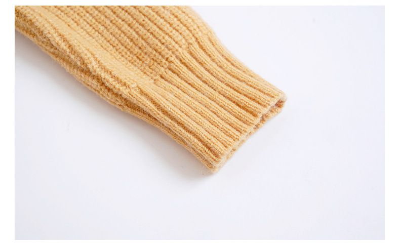 加厚半高領開衩長袖針織上衣-杏色