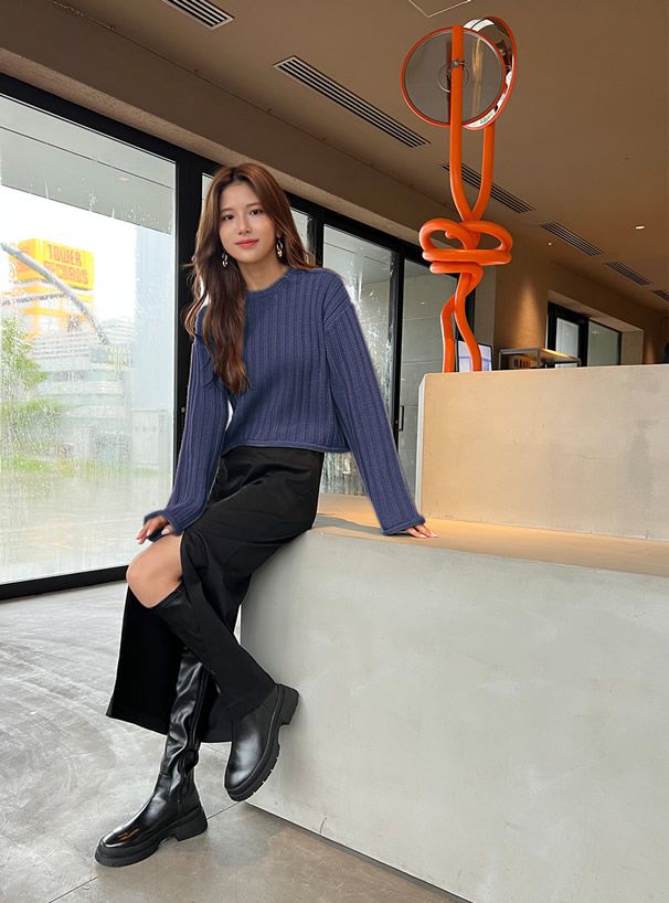 日本 GRL - 圓領坑條短版針織上衣-深灰 (F)