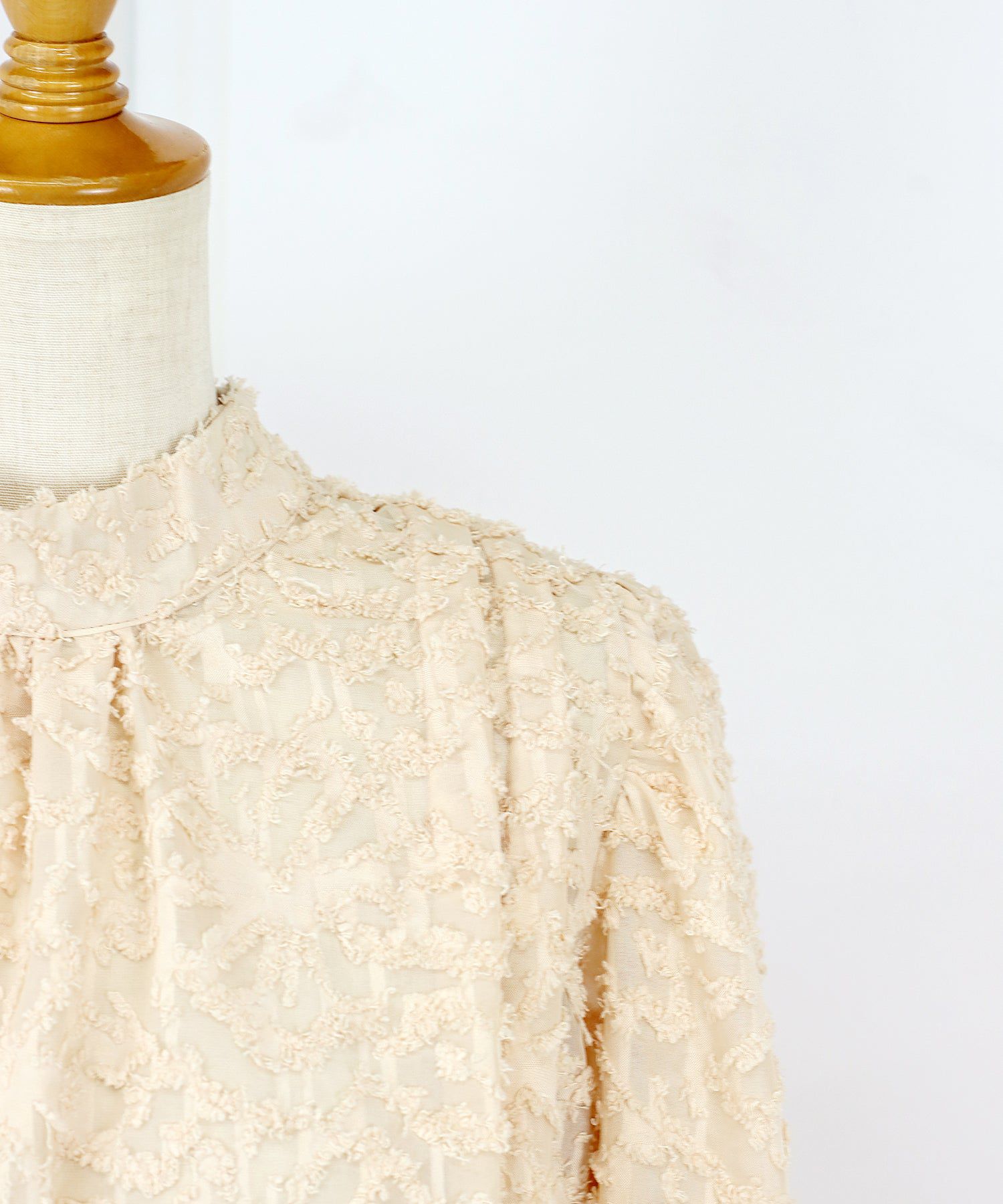 日本 BLUE EAST - 歐風浪漫花朵氣球長袖襯衫-奶茶