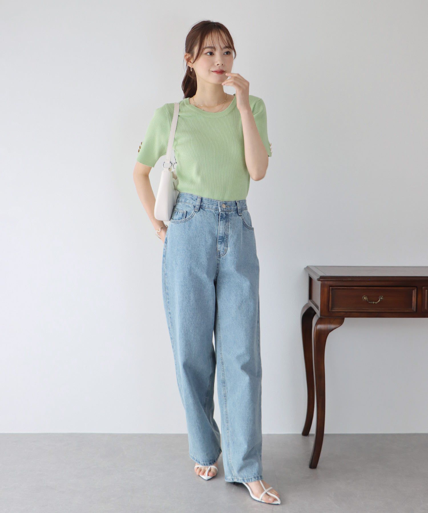 日本 BLUE EAST - 圓領金釦羅紋短袖上衣-白