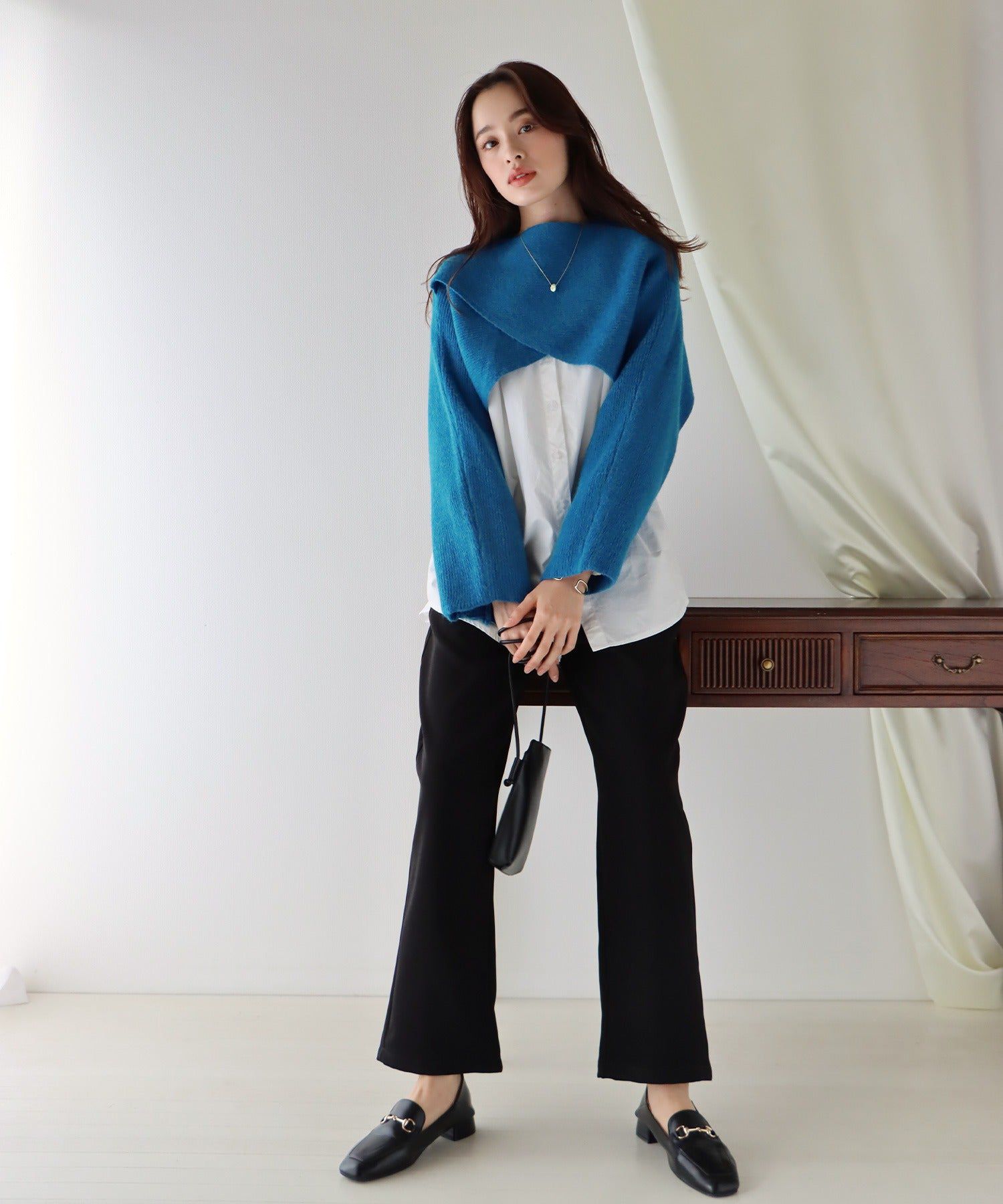 日本 BLUE EAST - 交叉短版針織長袖罩衫-淺灰