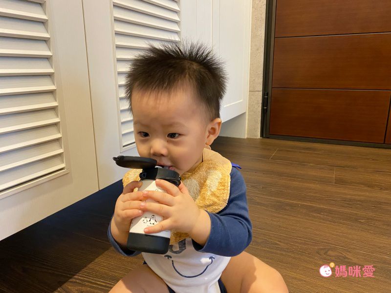 【日本 Richell 利其爾】大小童都愛用黑白水杯