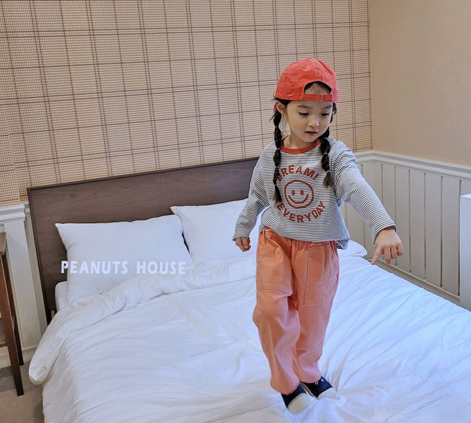 韓國 Peanuts House - 笑臉印細橫紋長袖上衣-紅X綠