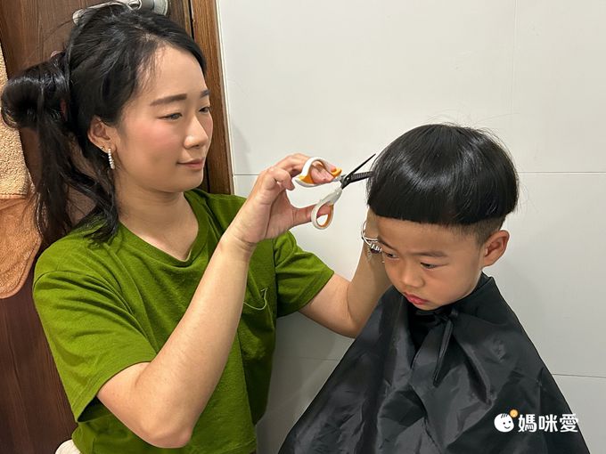 akachan honpo - 幼童理髮梳剪組-有刻度