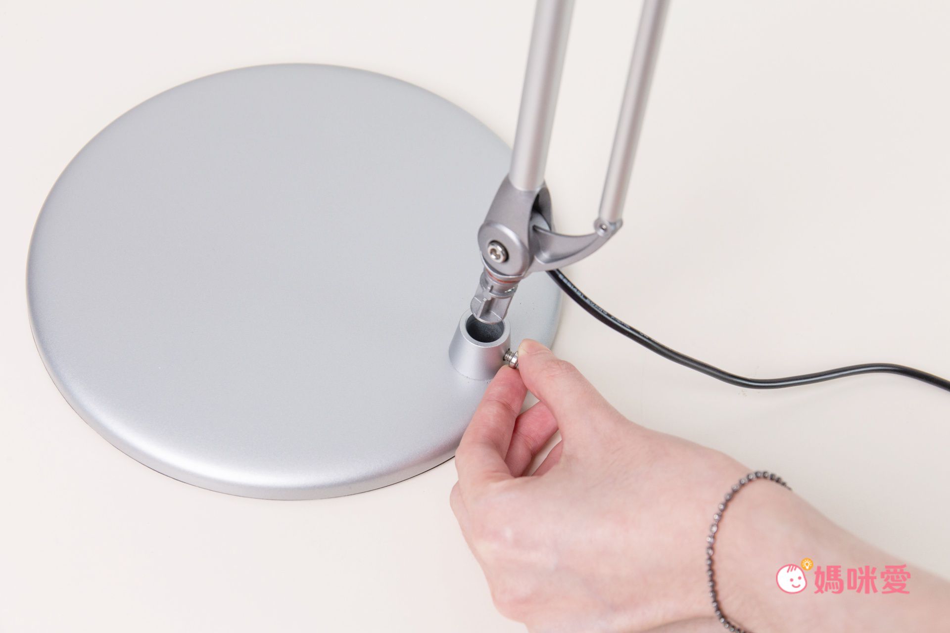 挑戰全網最低價【DEXLIGHT雙臂LED護眼檯燈】360°自由伸縮