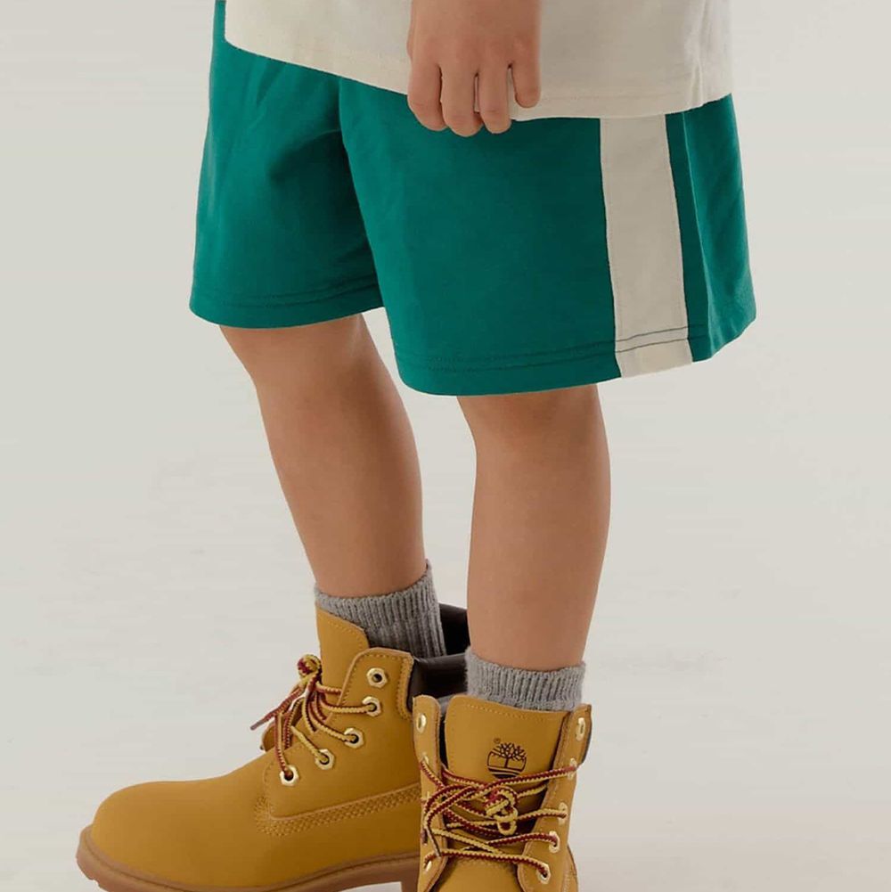 活力舒適運動風短褲-側邊條-綠