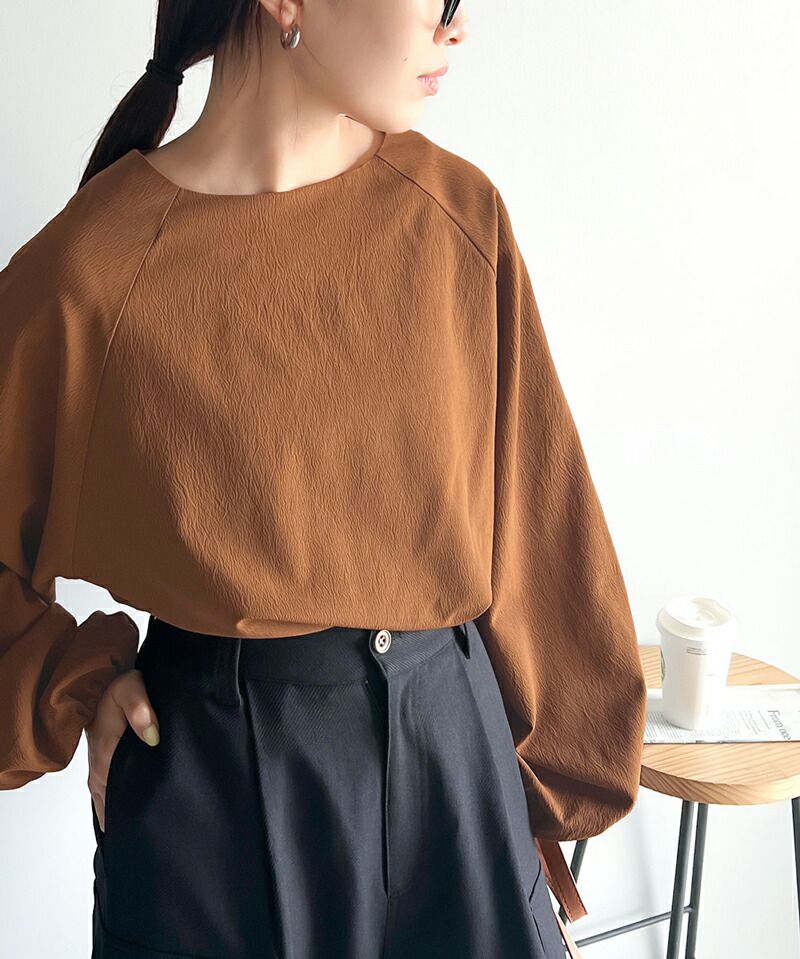 日本 Classical Elf - 氣質修身小V領氣袖球上衣-黑