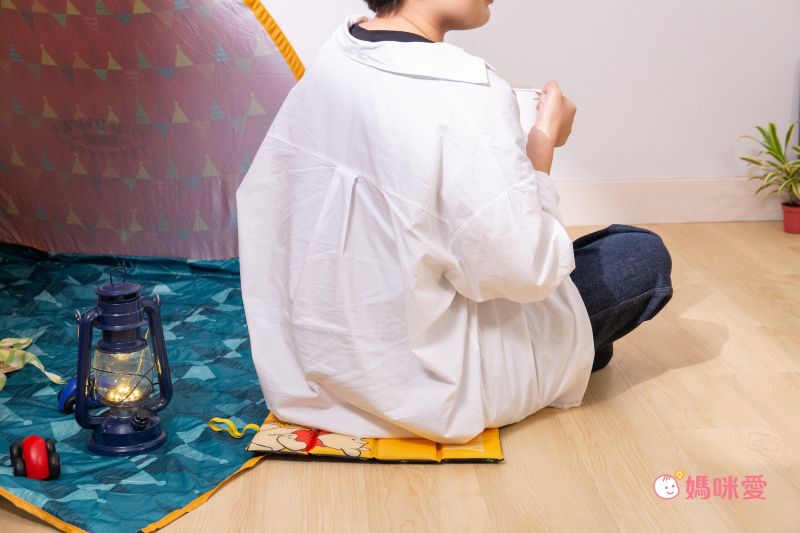 日本 Pearl 金屬 - 迪士尼單人折疊坐墊(1cm厚)-米奇米妮情侶裝-藍X白 (34×27.5cm)