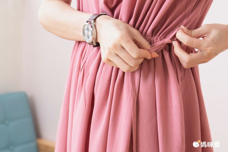 日本 BLUE EAST - 氣質蝴蝶結翻領雪紡上衣-米白