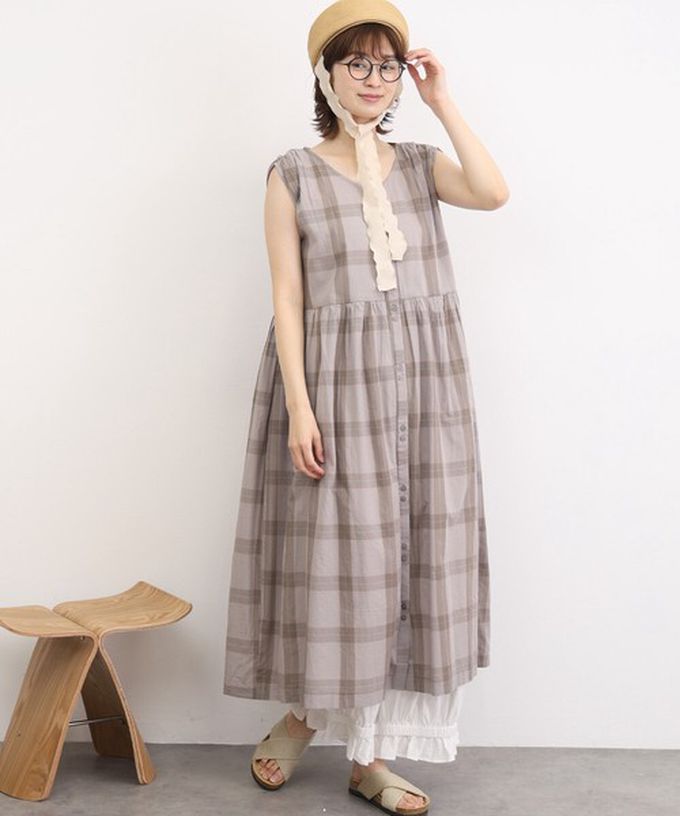 日本 Lupilien - 100%印度棉 清爽格紋開襟無袖洋裝-炭黑