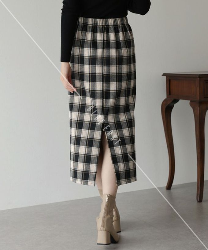 日本 BLUE EAST - 簡潔溫柔格紋後開叉合身長裙-咖啡棕