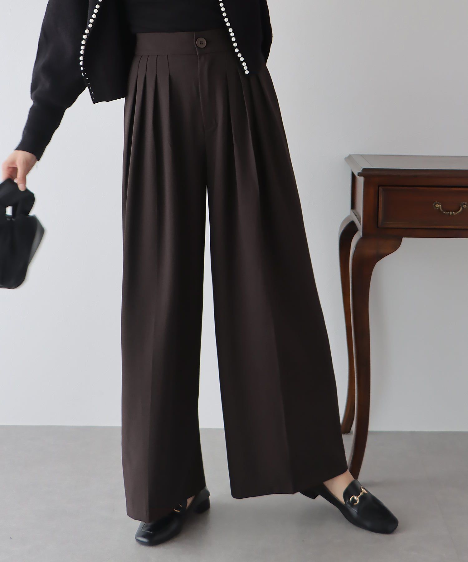 日本 BLUE EAST - 修長美腿打褶西裝褲-深棕