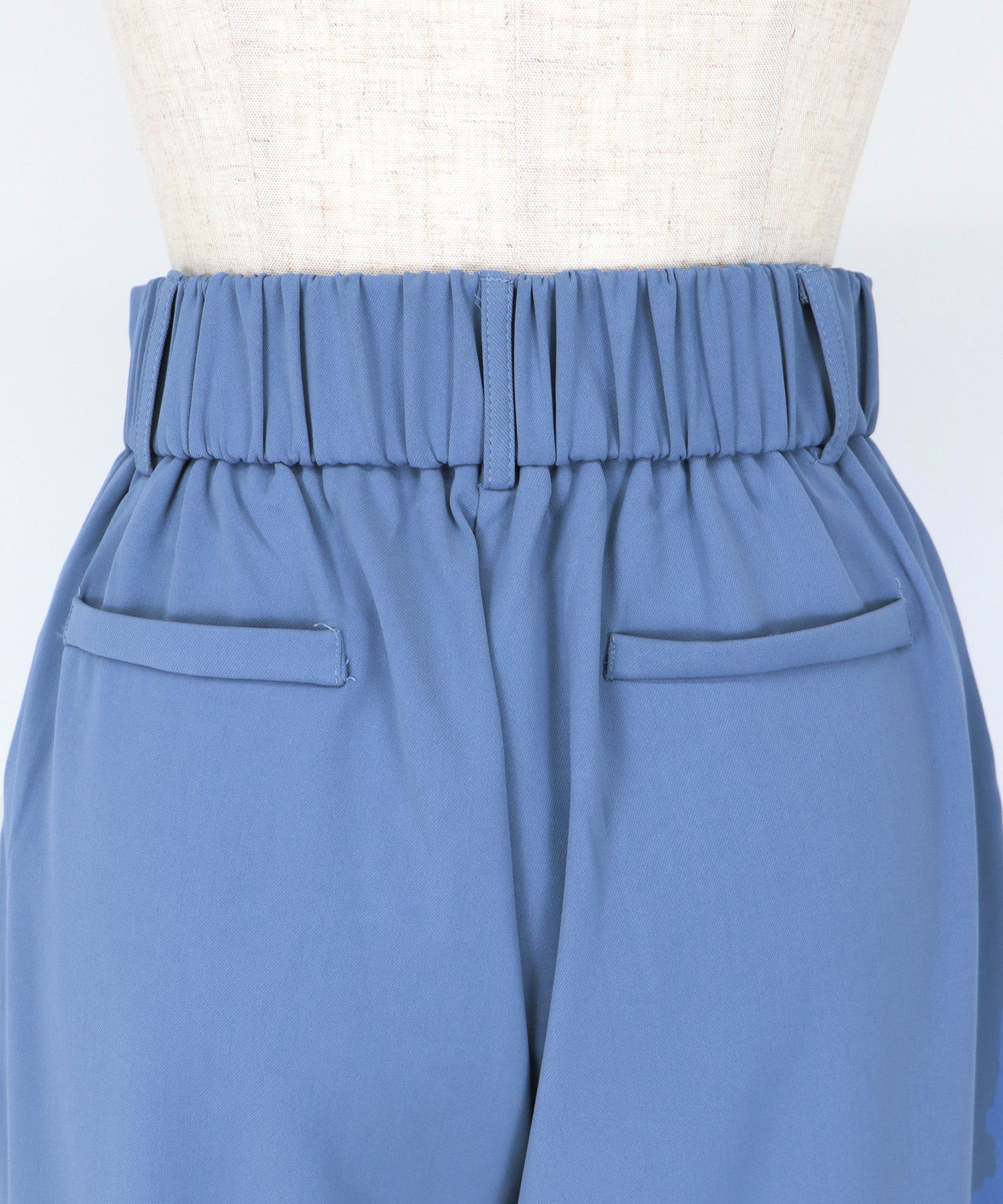 日本 BLUE EAST - 質感百搭垂墜感西裝褲-米灰