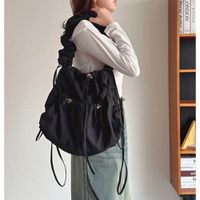 日本 GRL - 甜美皺摺率性抽繩肩背包-黑 (F)