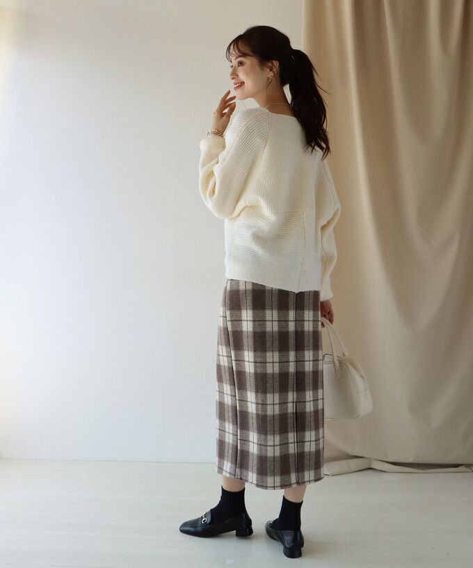 日本 BLUE EAST - 柔美交叉短版針織毛衣-淺灰