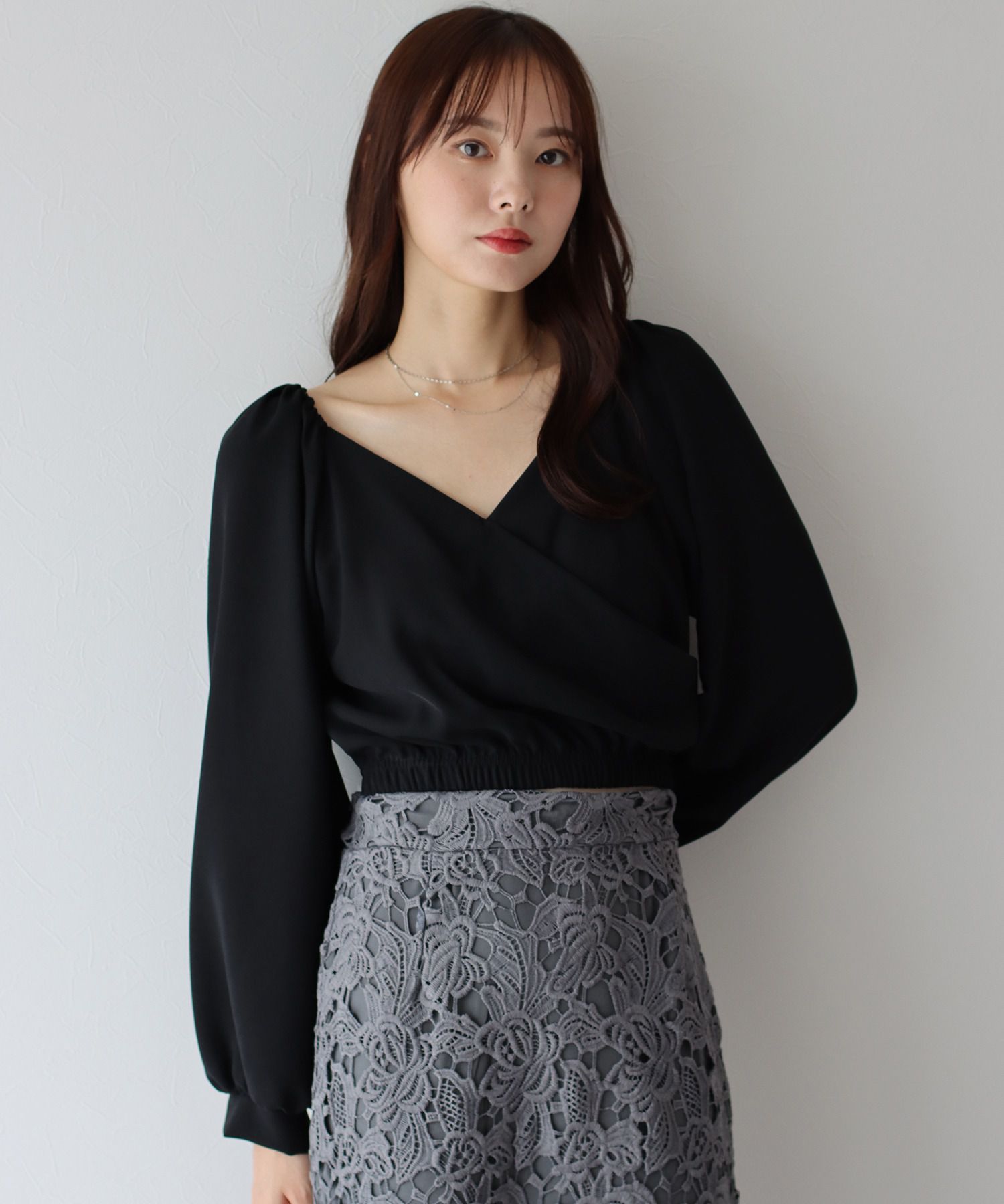 日本 BLUE EAST - 優雅V領交叉長袖上衣-白