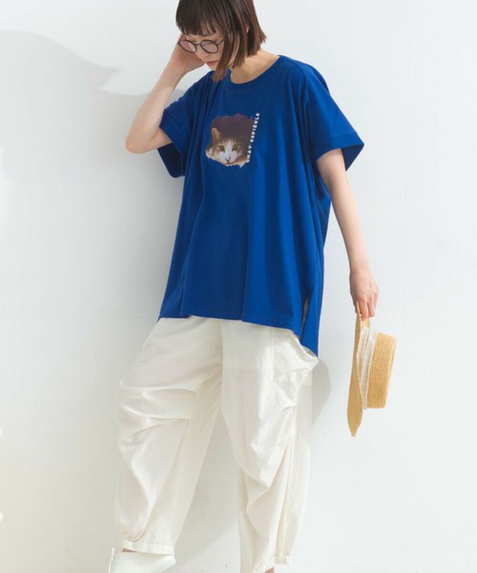 日本 Lupilien - 療癒休閒感落肩長版T恤-貓咪照片-白