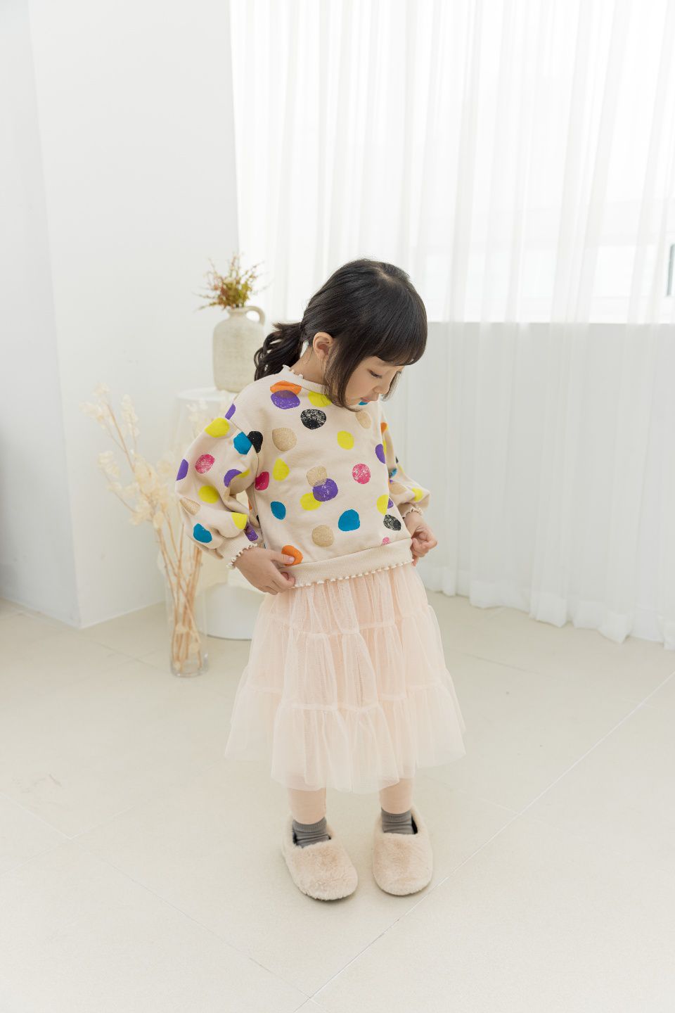 韓國 Orange Mom - 彩色波點卷邊泡泡袖T-深灰