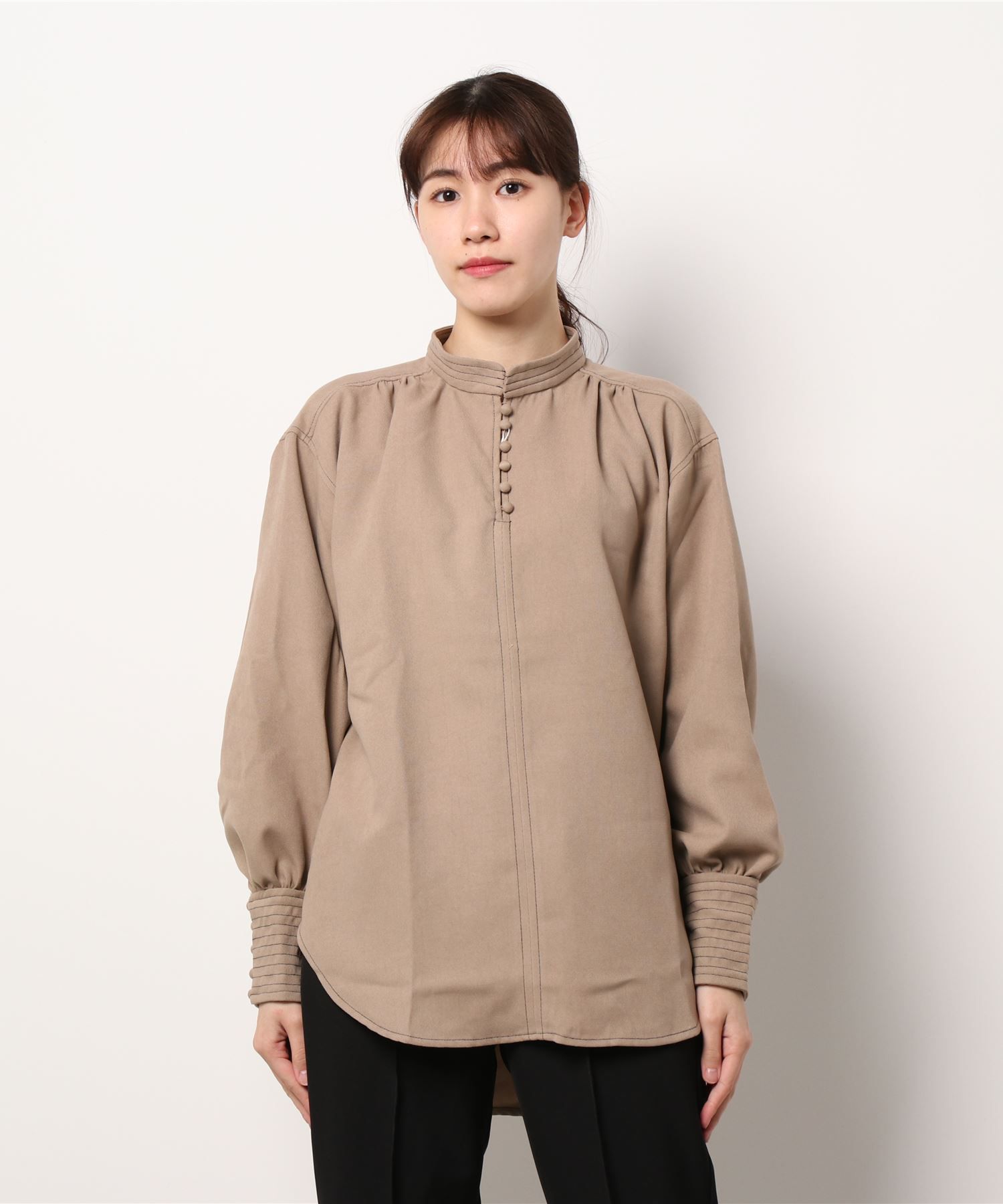 日本 Riche Glamour - 撞色排釦圓弧衣襬小中山領上衣-褐杏