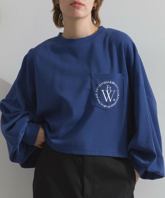 日本 Lupilien - 背後英文印花寬鬆休閒短版上衣-濃綠