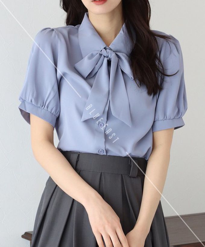 日本 BLUE EAST - 氣質蝴蝶結雪紡小澎袖襯衫-深藍