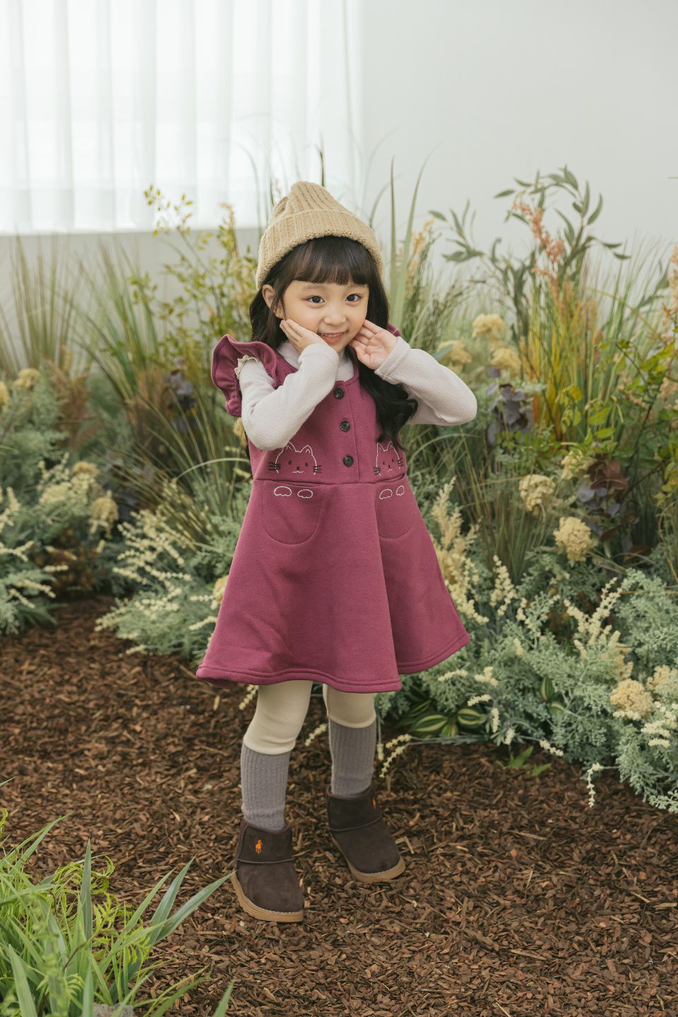 韓國 Orange Mom - 蕾絲荷葉滾邊領拉絨上衣-杏