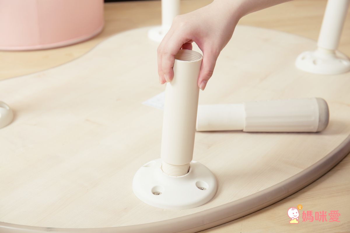 iloom怡倫家居 - Tinkle-Pop 兒童800型 三段式幸運草成長桌-原木色