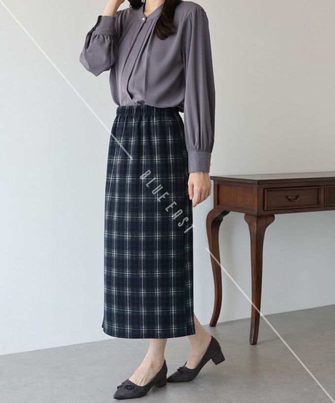 日本 BLUE EAST - 簡潔溫柔格紋後開叉合身長裙-海軍藍